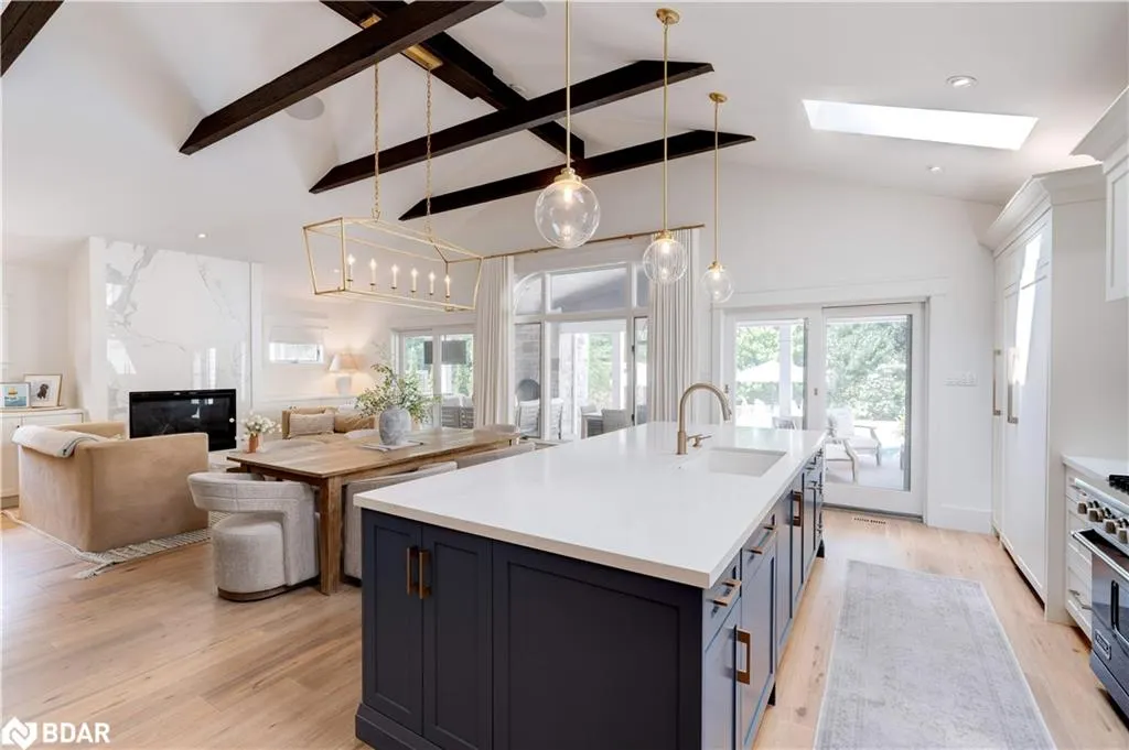 41 Fairwood Place E