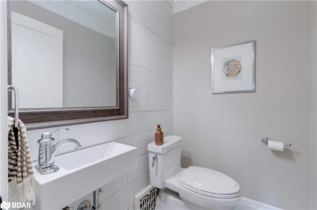 41 Fairwood Place E