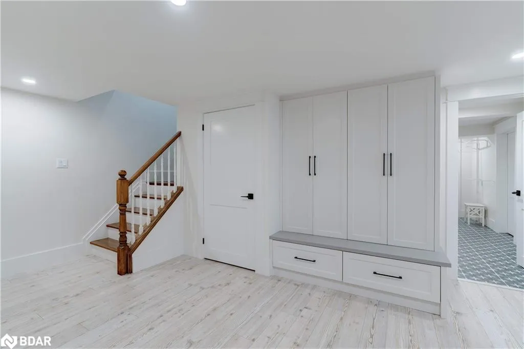 41 Fairwood Place E