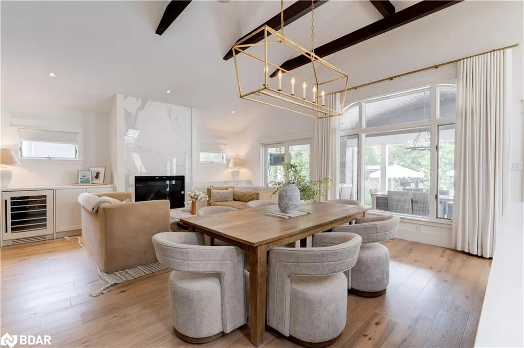 41 Fairwood Place E
