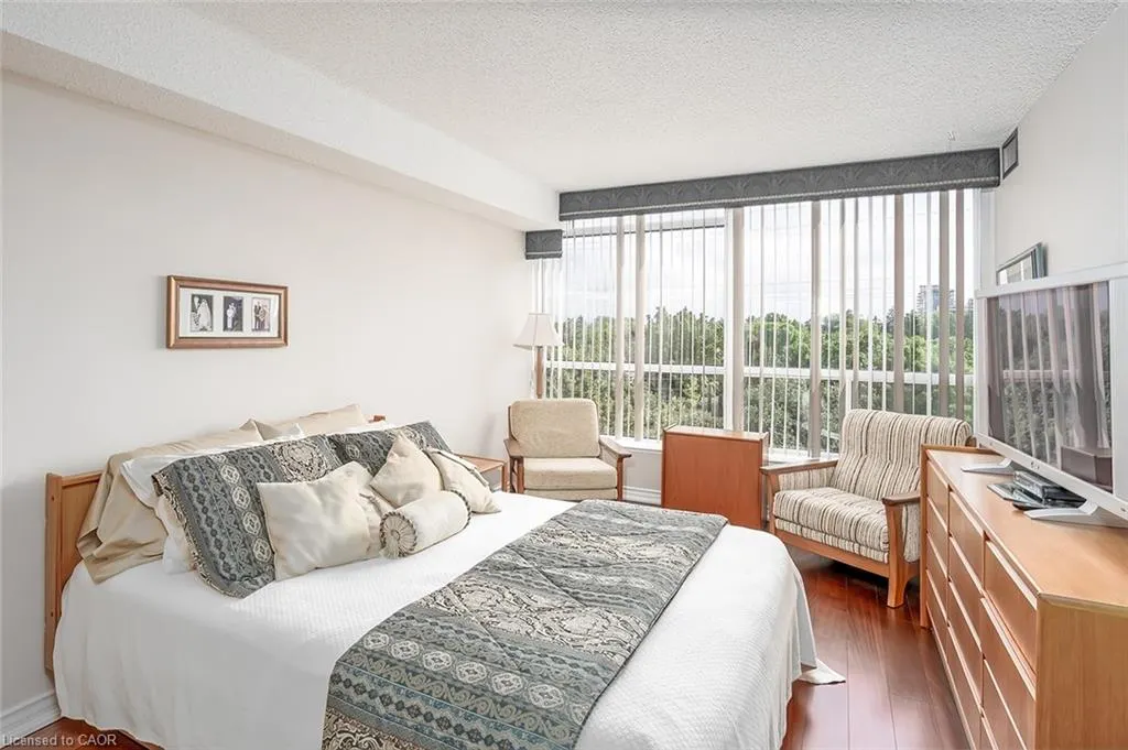 1276 Maple Crossing Boulevard, #612