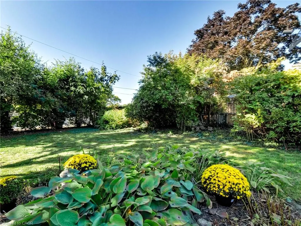 558 Parkside Crescent
