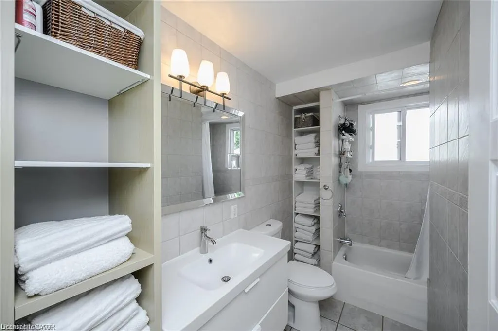 551 Chamberlain Road, #Upper