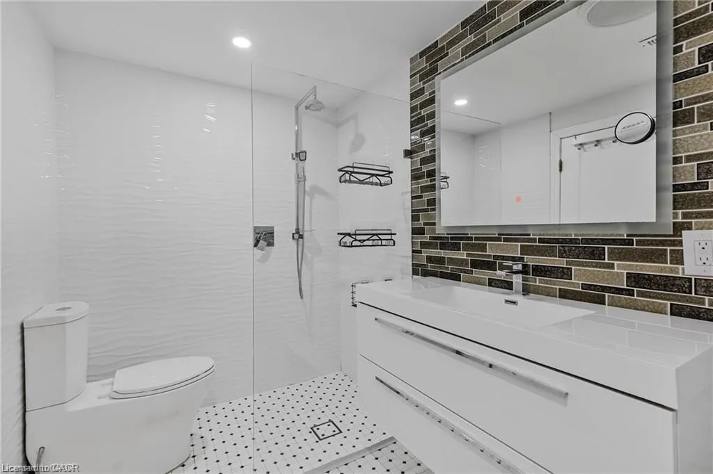 551 Chamberlain Road, #Lower