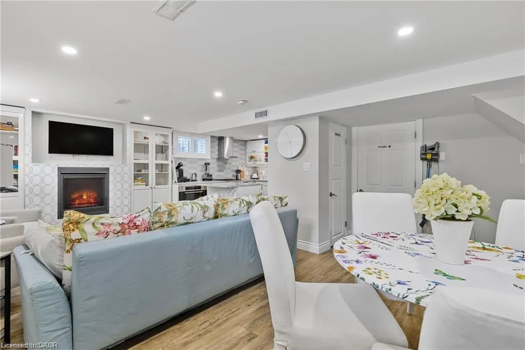 551 Chamberlain Road, #Lower
