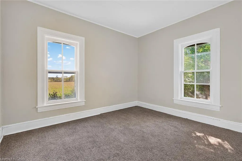 534 Haldimand Road 32