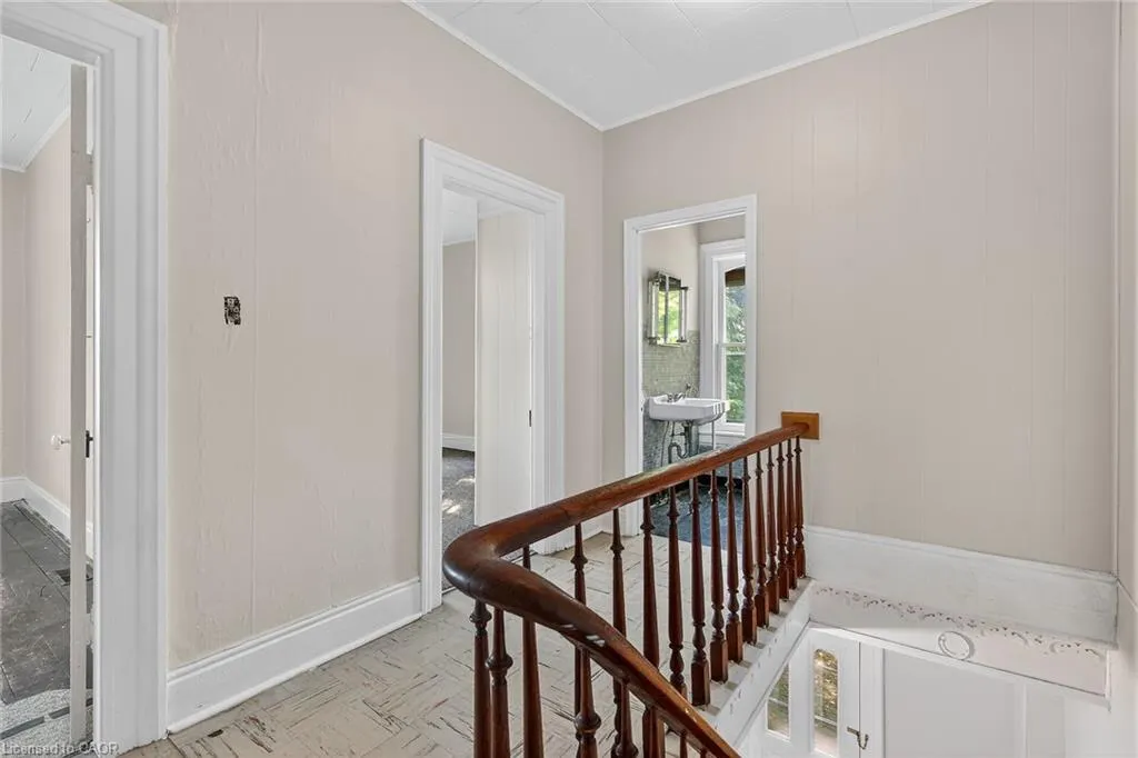 534 Haldimand Road 32