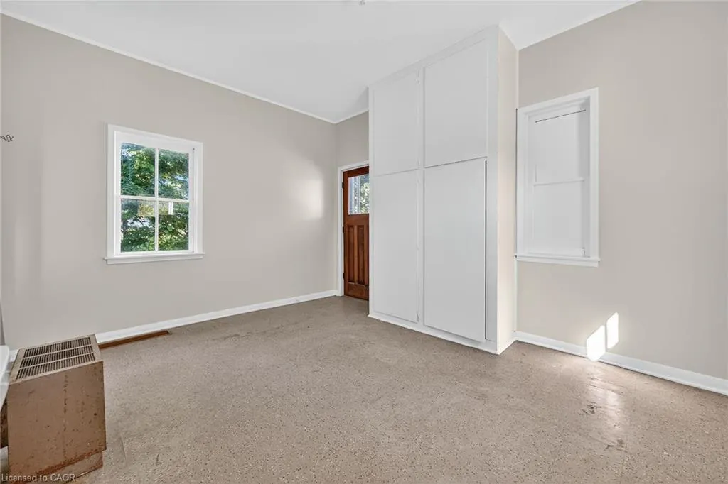 534 Haldimand Road 32
