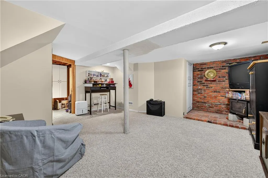 579 Upper Sherman Avenue