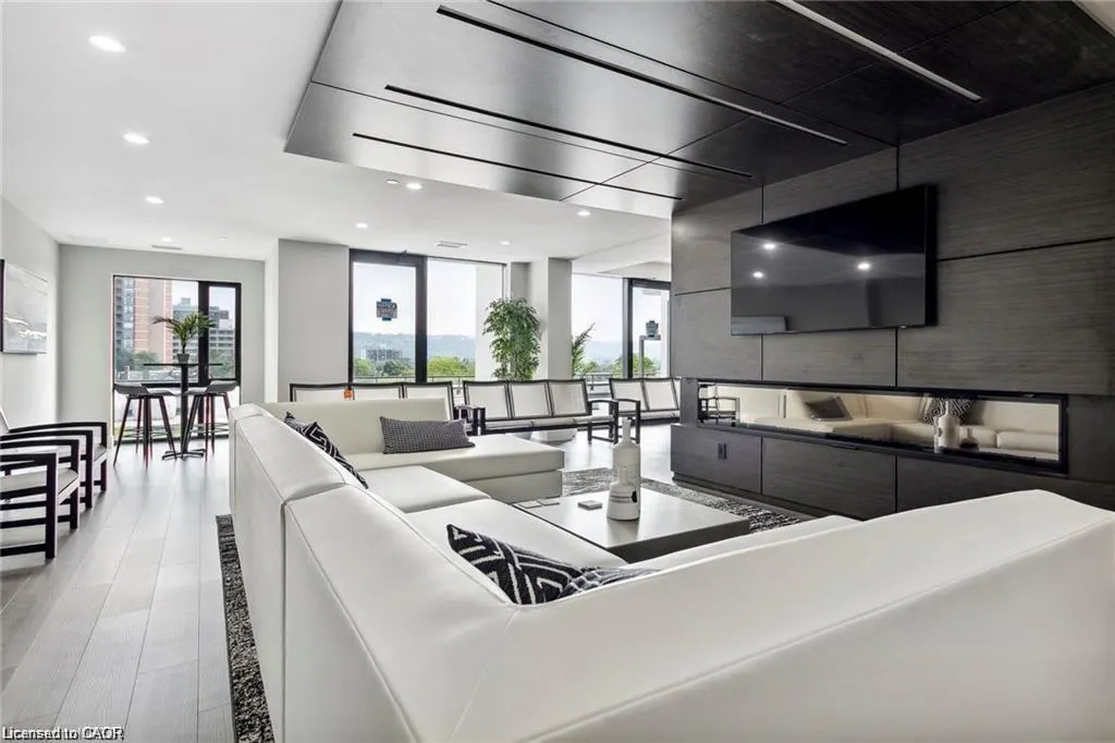 15 Queen Street W, #1403