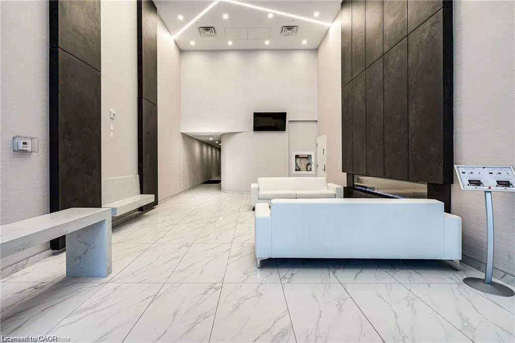 15 Queen Street W, #1403