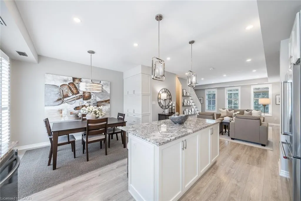 2362 New Street, #8