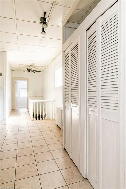 266 King Street W