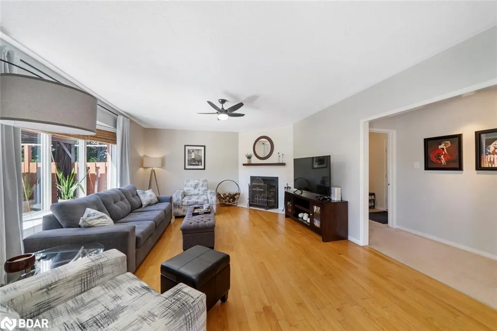 2725 Shering Crescent