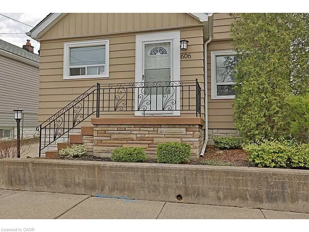 606 Brucedale Avenue E, #Upper Lvl