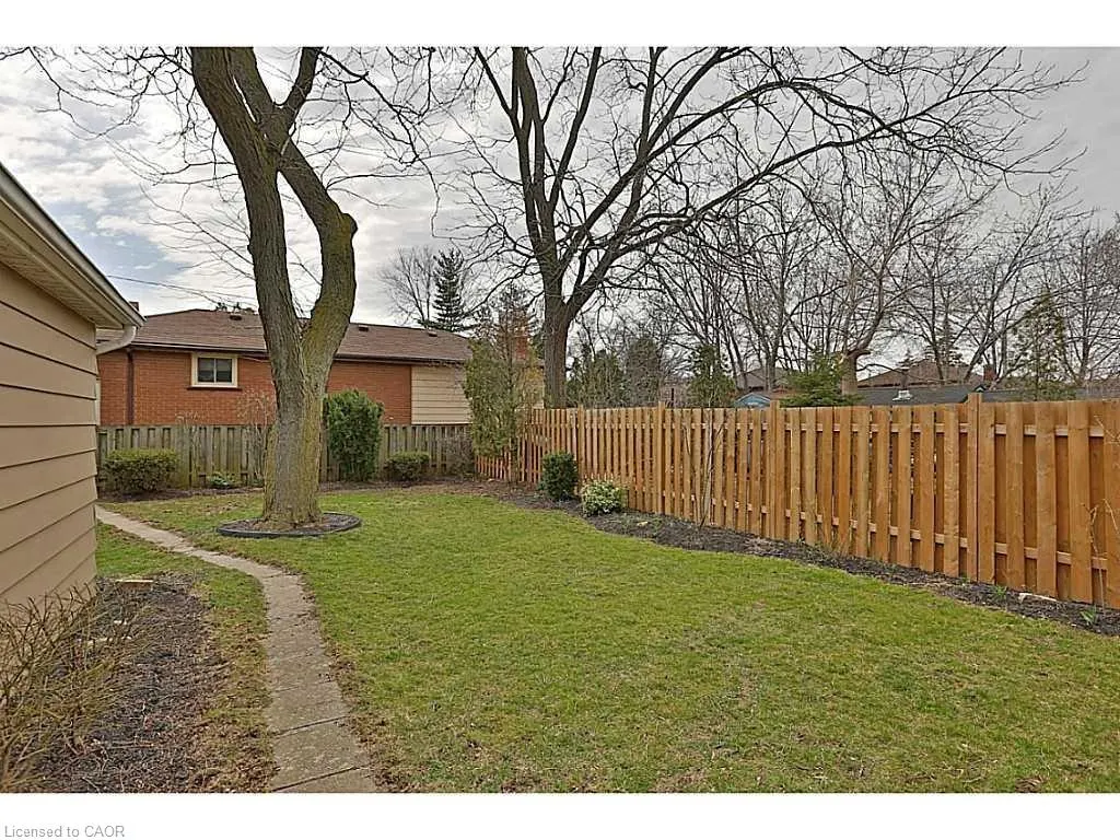 606 Brucedale Avenue E, #Upper Lvl
