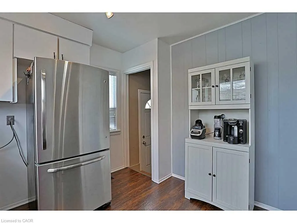 606 Brucedale Avenue E, #Upper Lvl