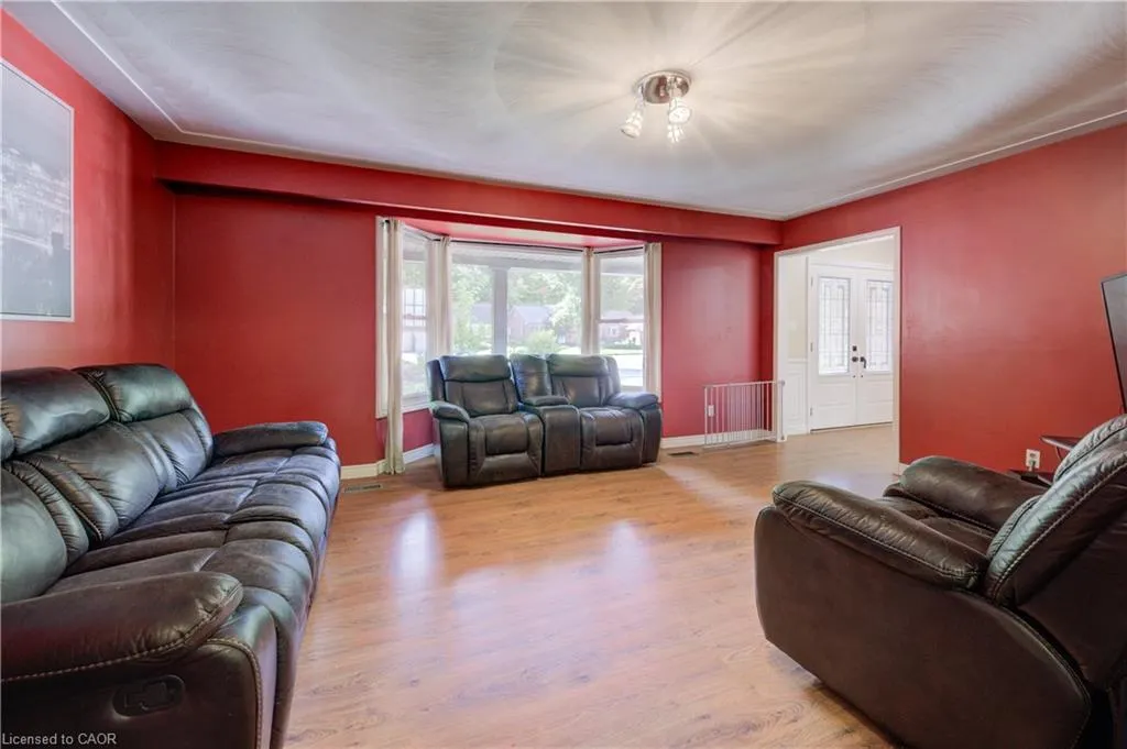 6 Purple Martin Court