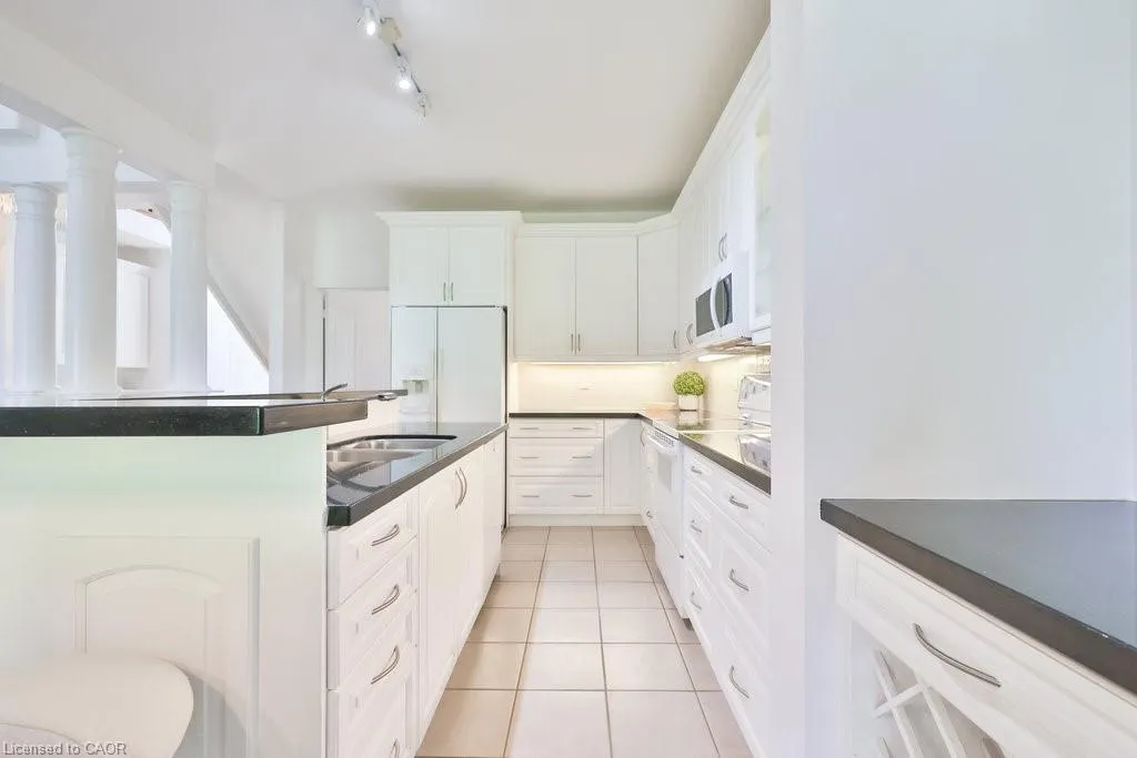 2165 Stavebank Road, #27