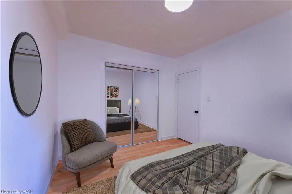 4 Robinson Street, #7