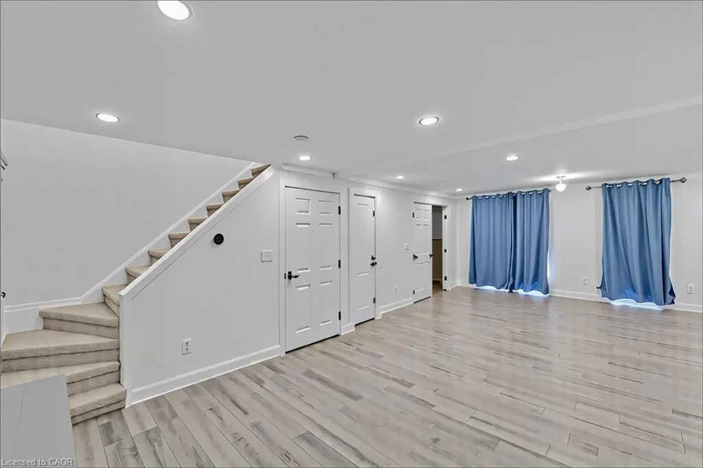 66 Broadway Avenue, #UPPER