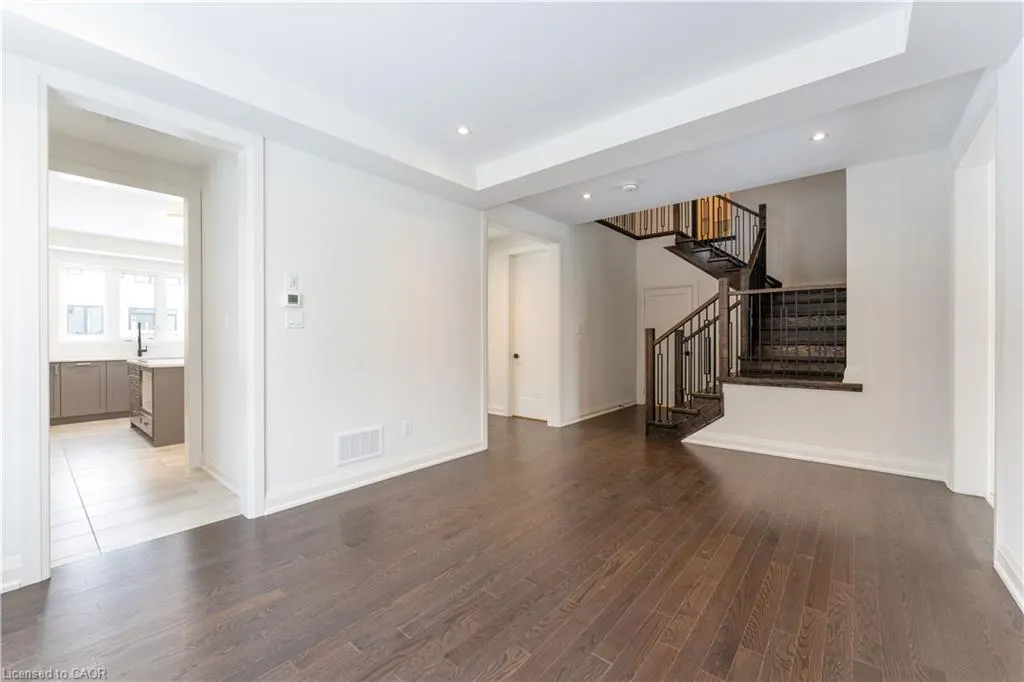 5 Mayflower Gardens