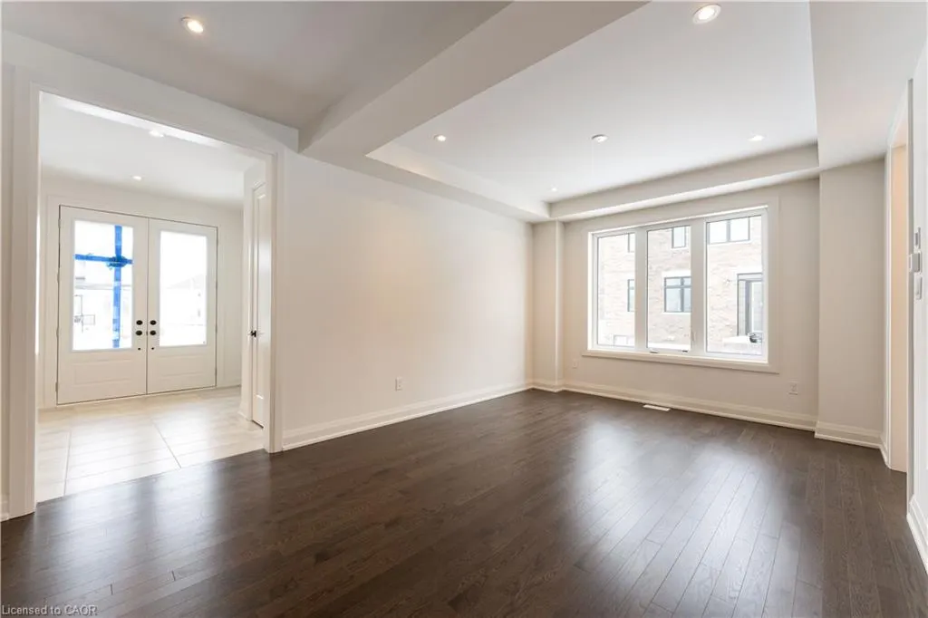 5 Mayflower Gardens