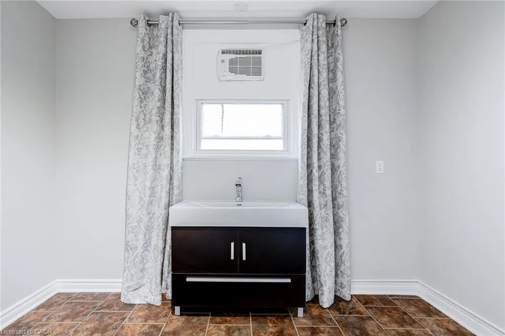 15 Empress Avenue