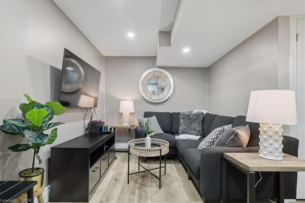 44 Sunvale Place