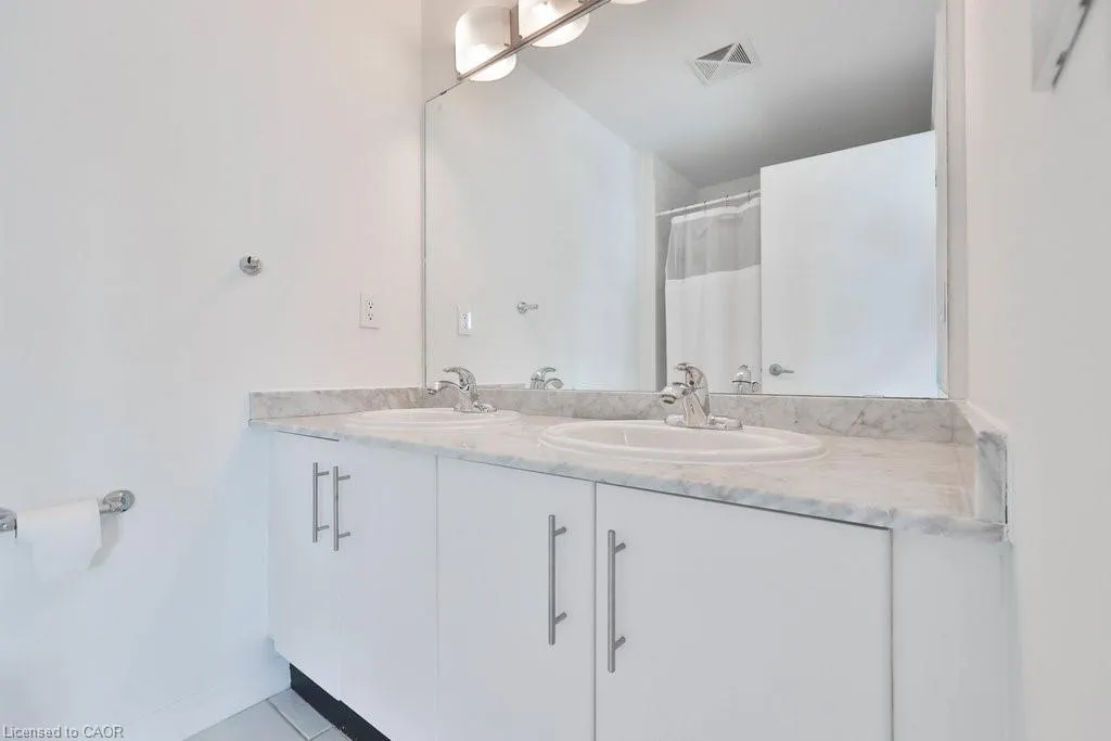 16 Yonge Street, #3109