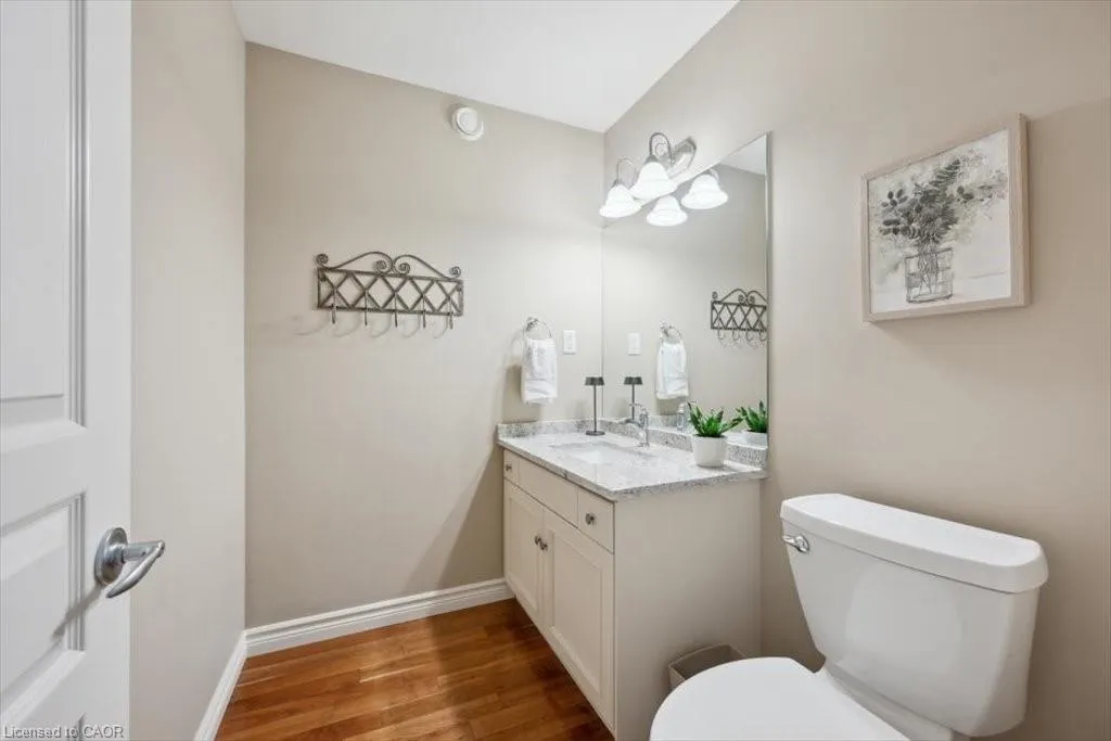 572 Falconridge Crescent