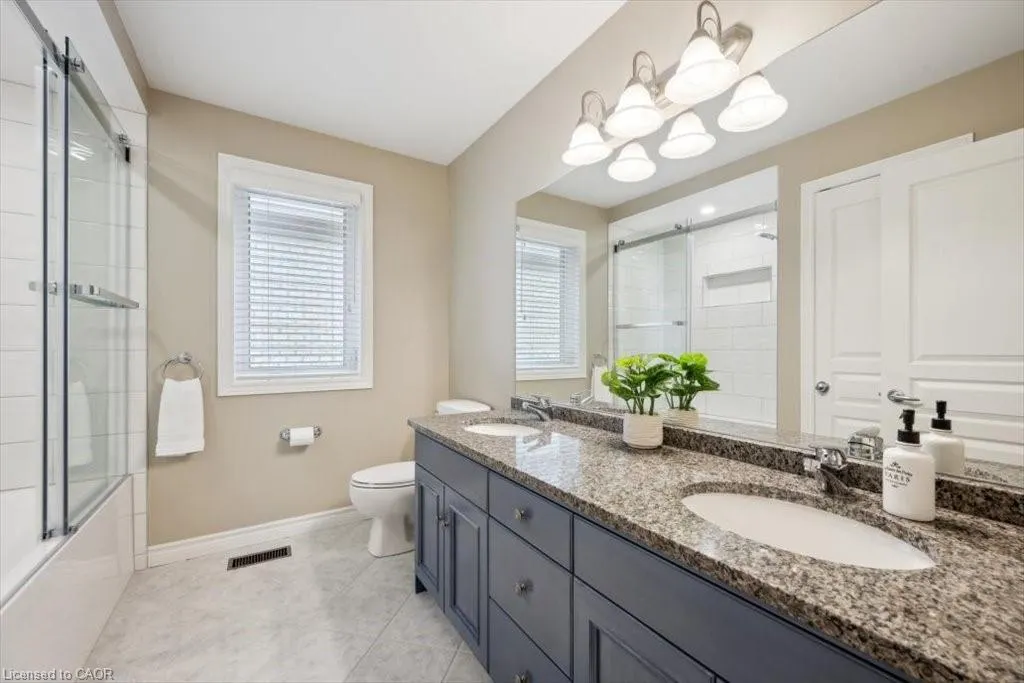 572 Falconridge Crescent