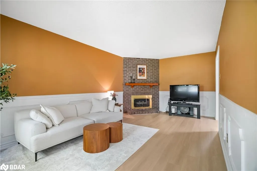 3439 Mulcaster Road