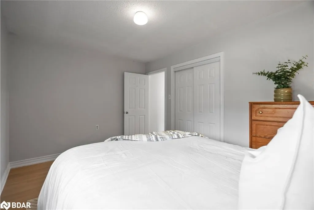 3439 Mulcaster Road