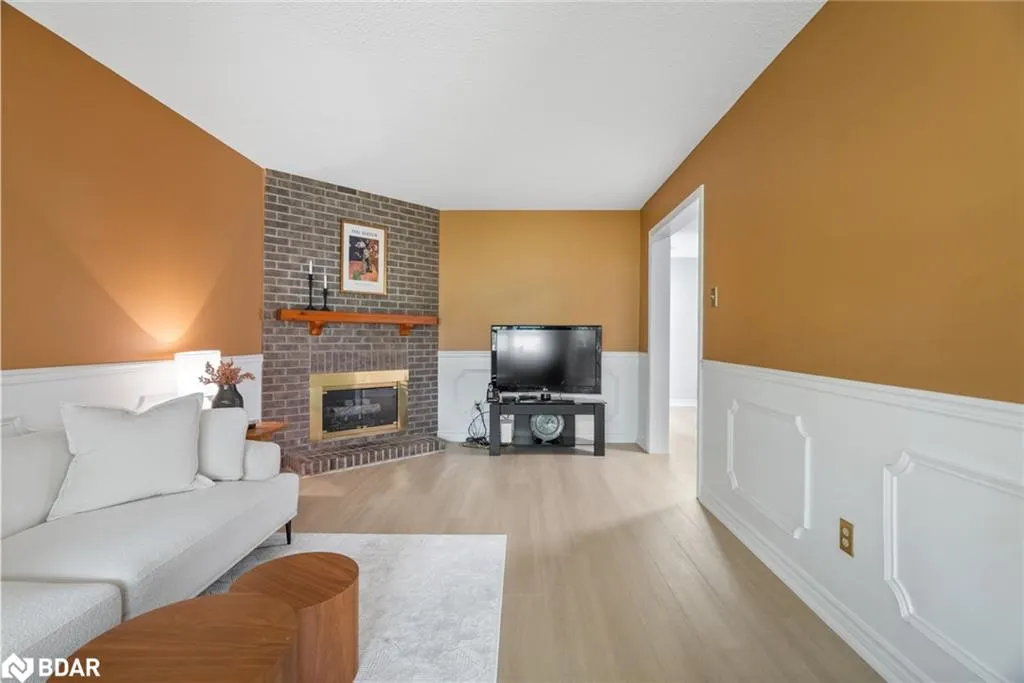 3439 Mulcaster Road