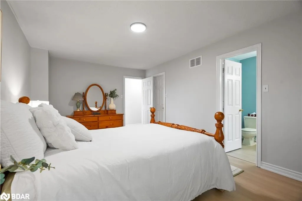 3439 Mulcaster Road