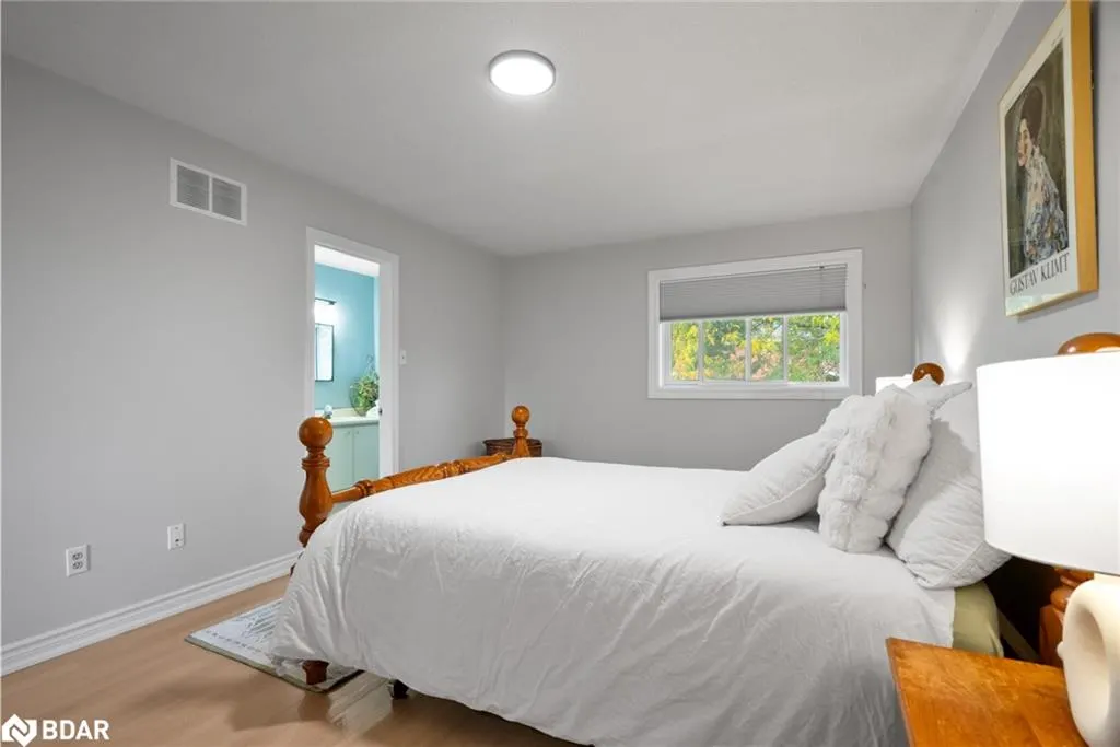 3439 Mulcaster Road