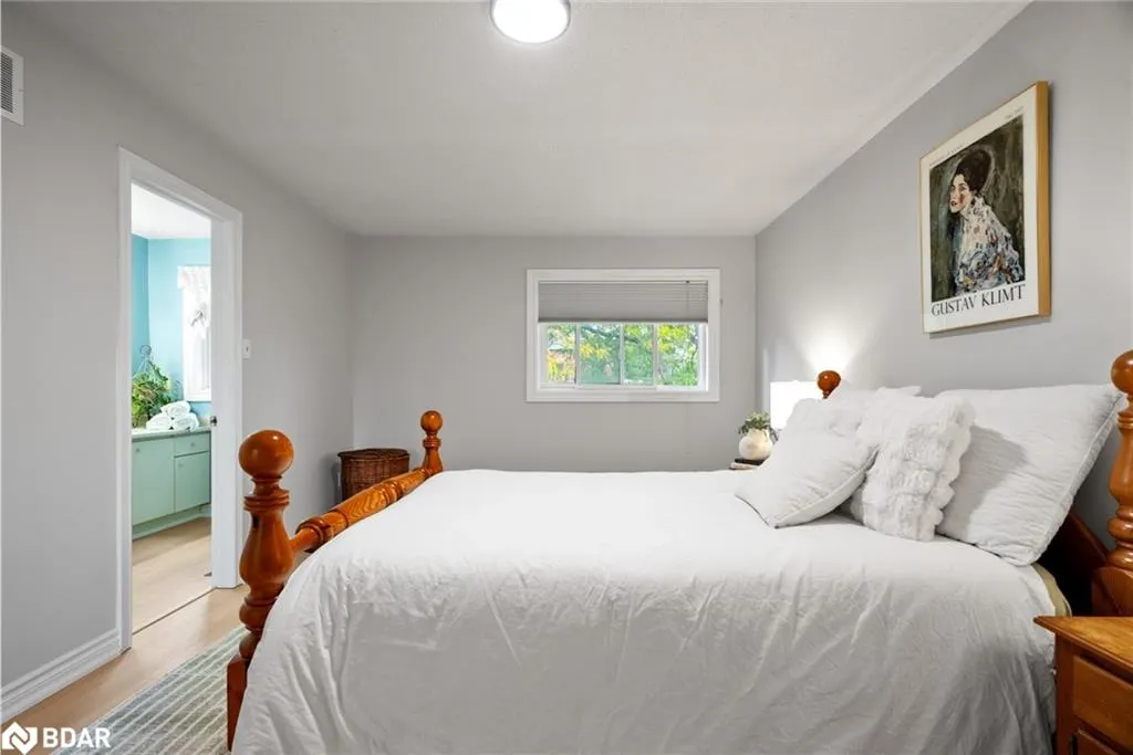 3439 Mulcaster Road