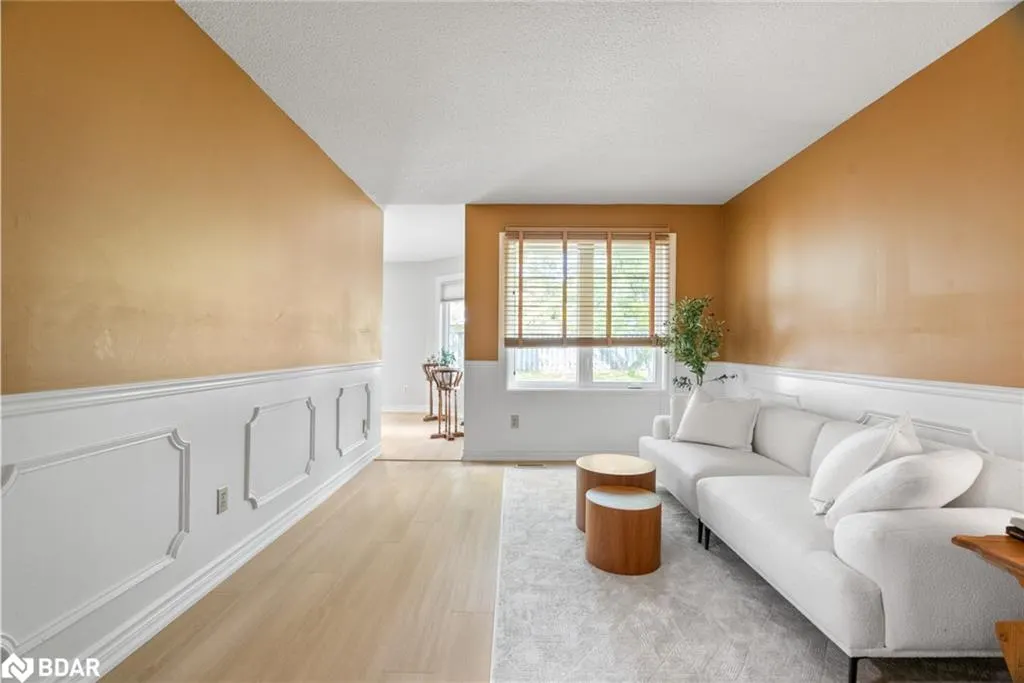 3439 Mulcaster Road