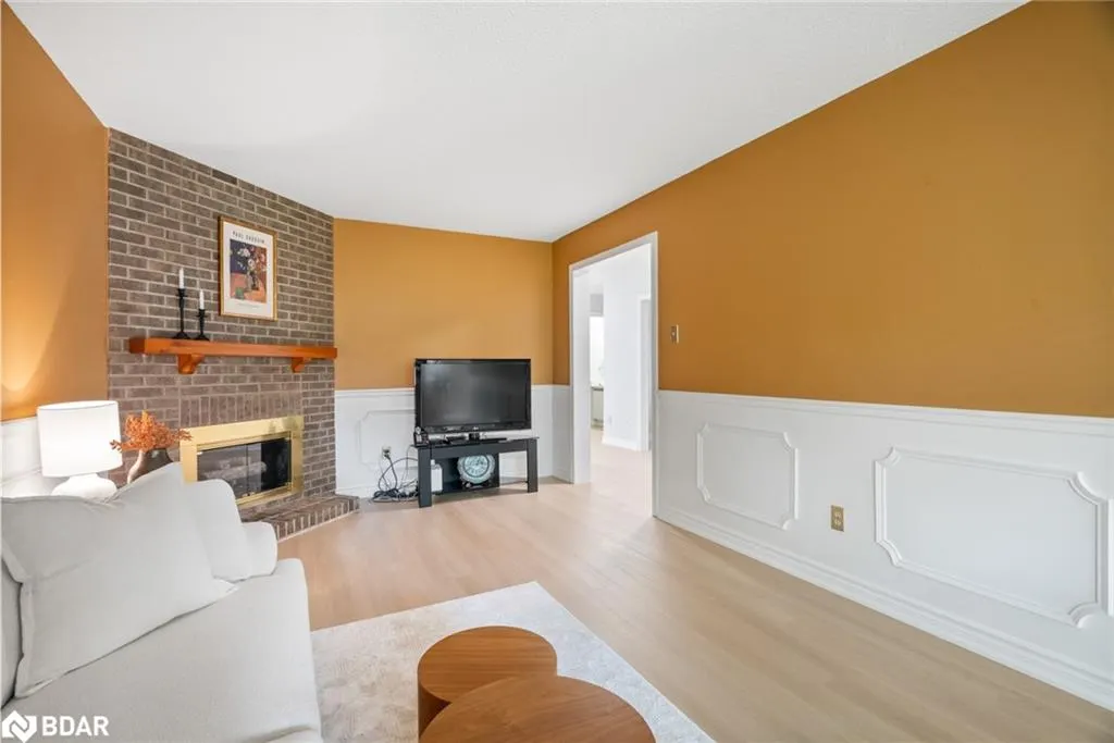 3439 Mulcaster Road