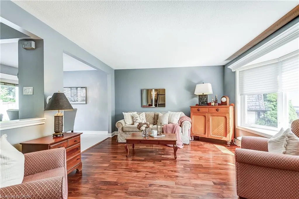 5203 Broughton Crescent