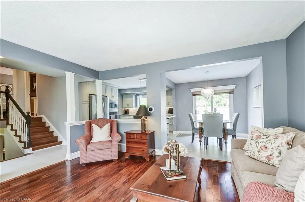 5203 Broughton Crescent