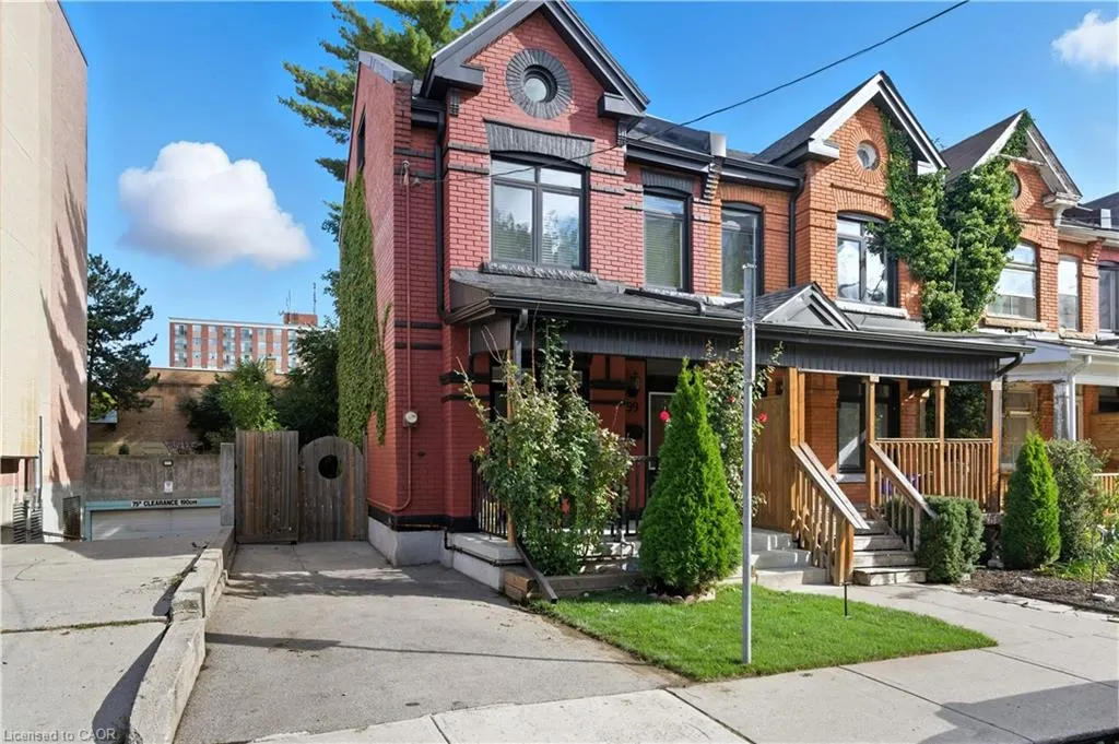 199 Jackson Street E