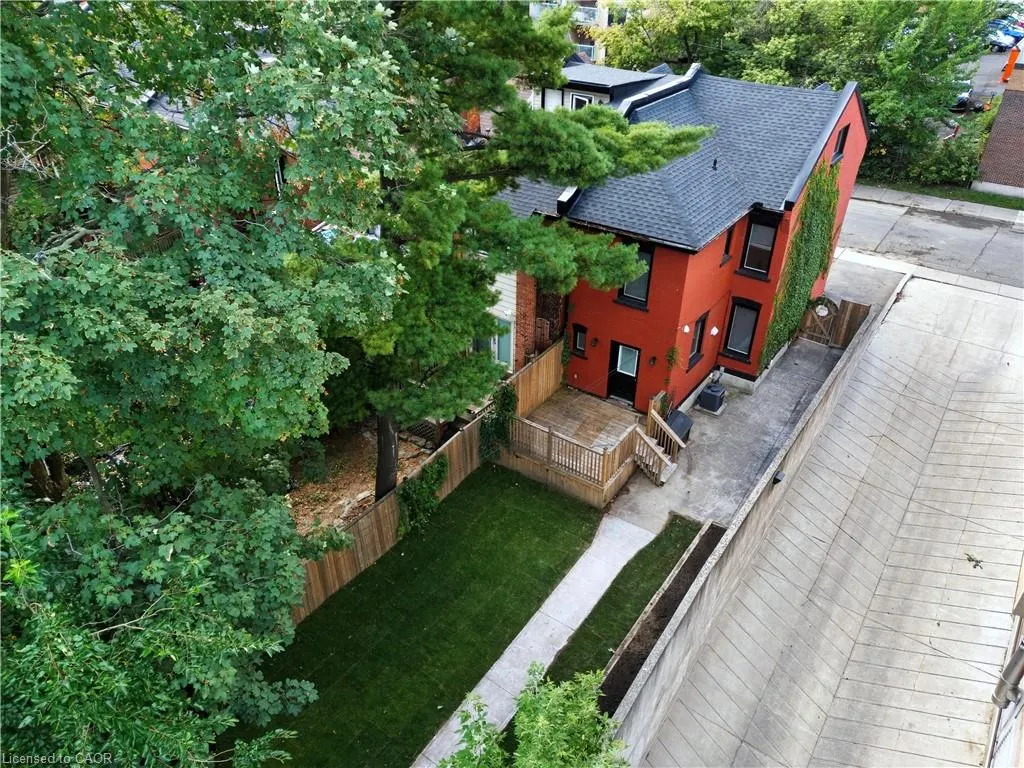 199 Jackson Street E