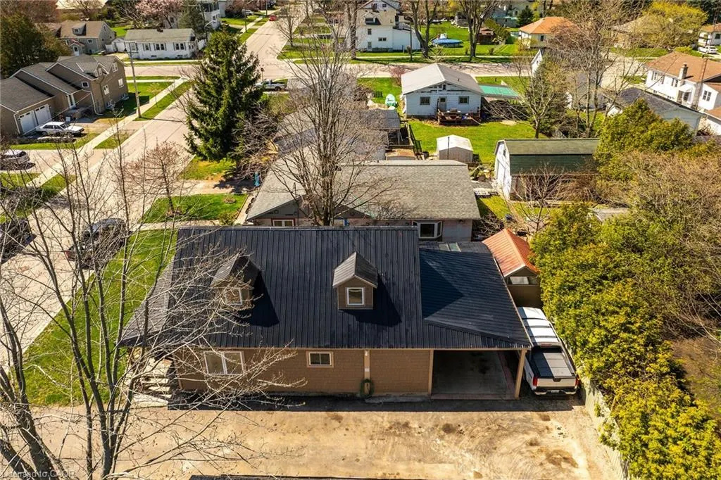 109 Mcnab Street E