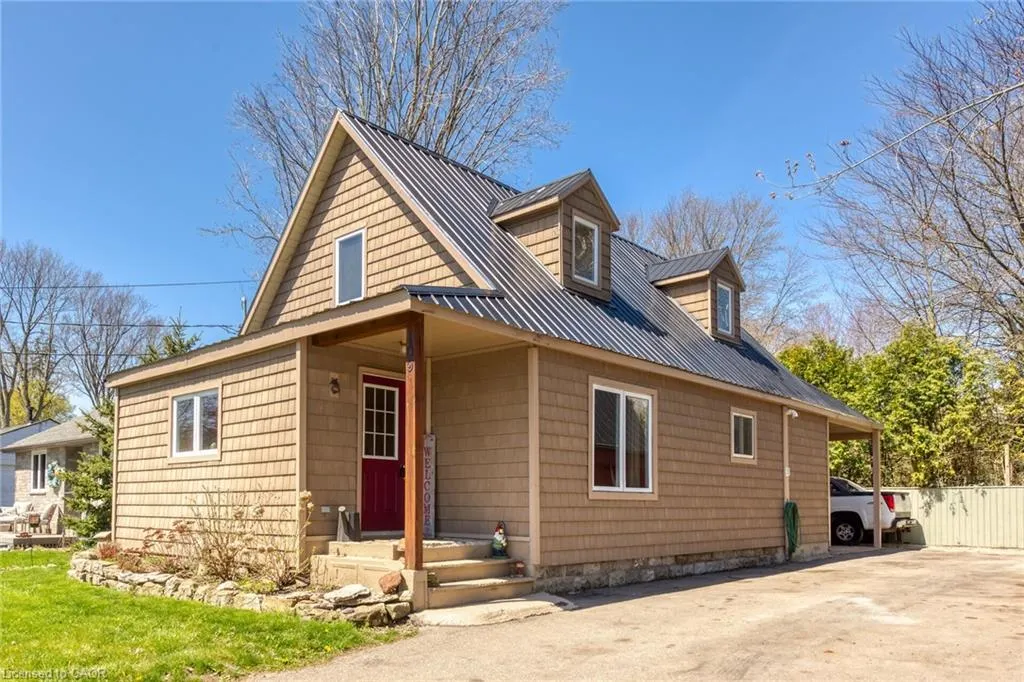109 Mcnab Street E