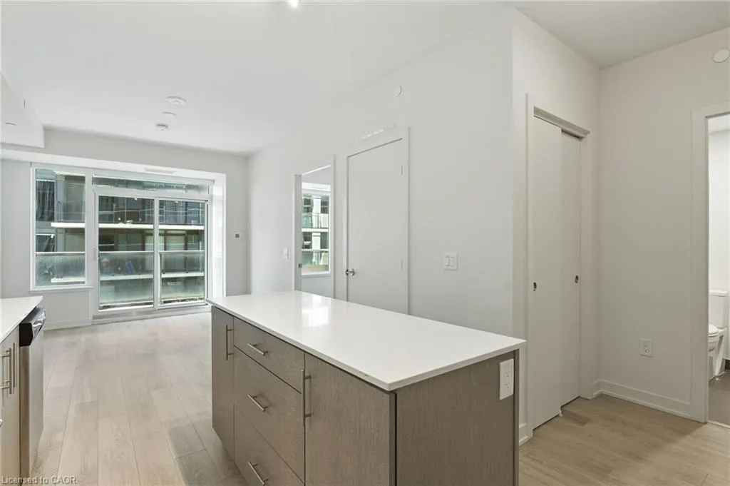 212 King William Street, #1209