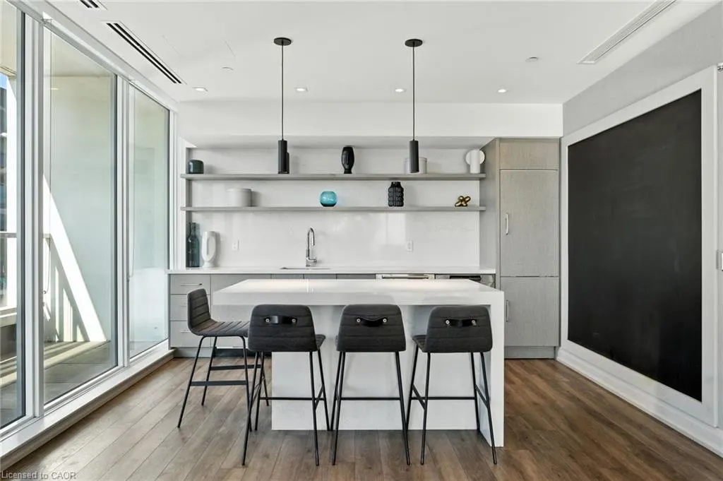 212 King William Street, #1209