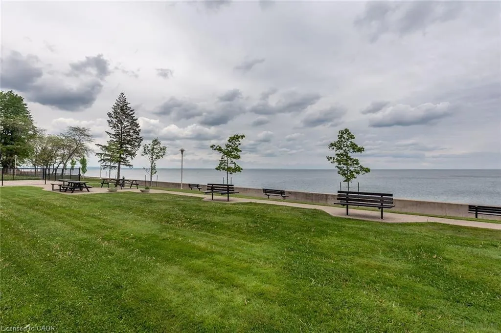 500 Green Road, #303