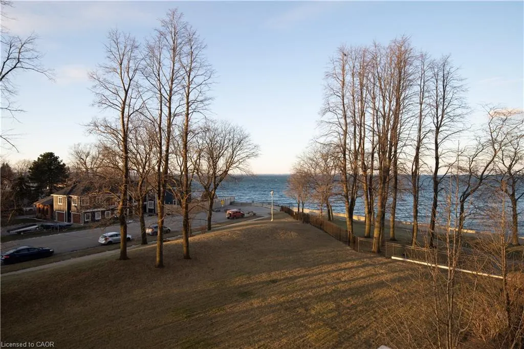 500 Green Road, #303